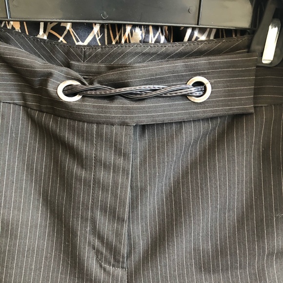 Tahari by Arthur Levine suit - Picture 2 of 7